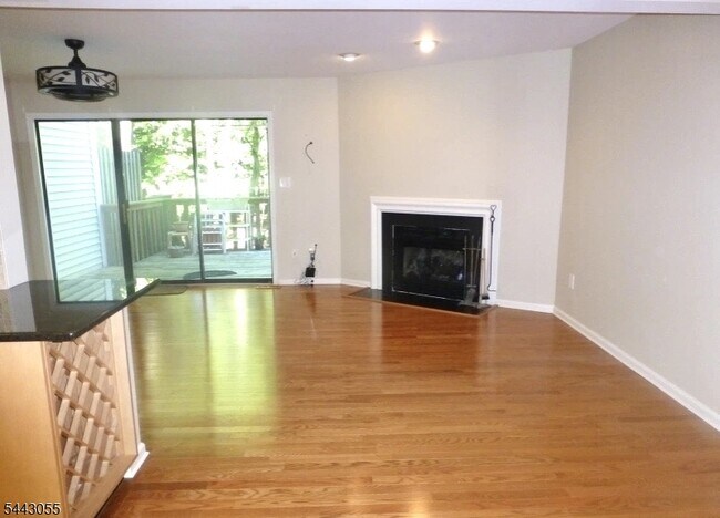 Photo - 48 Aberdeen Dr