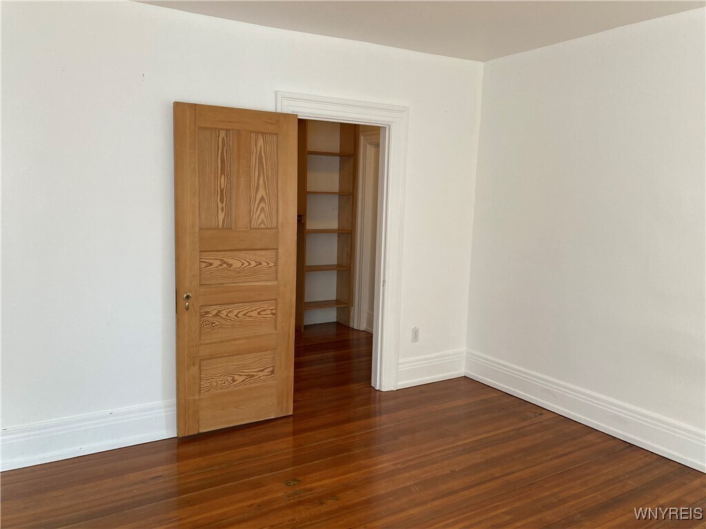 Photo - 451 Franklin St