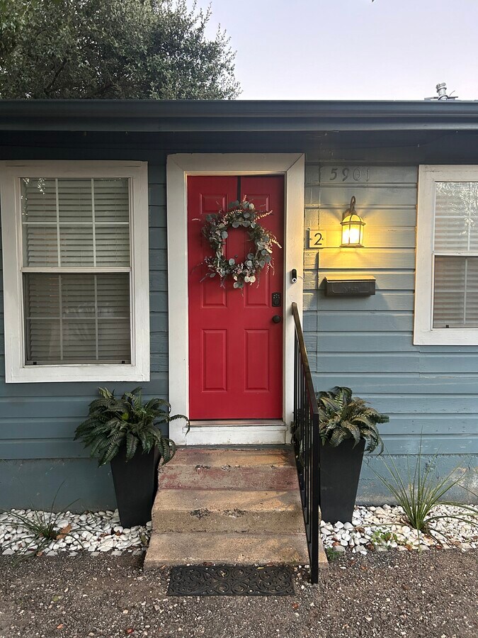 Photo - 5901 Worth St