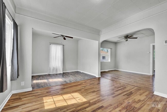 Photo - 155 N 11th E St