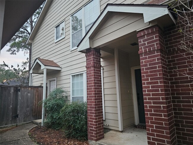 Photo - 35 S Avonlea Cir