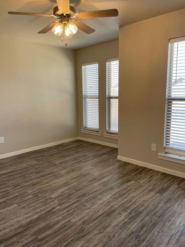 Photo - 4 bed 2 bath - Frenship ISD