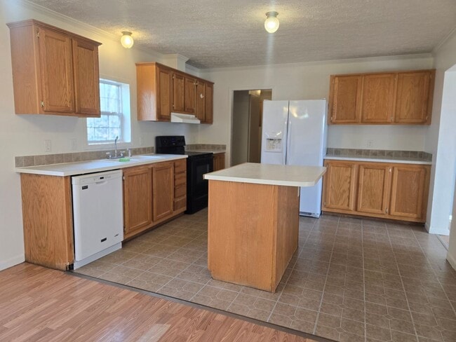 Photo - 18237 Loyalty Ln