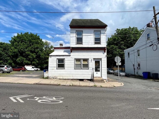 Building Photo - 64 S Evans St Rental