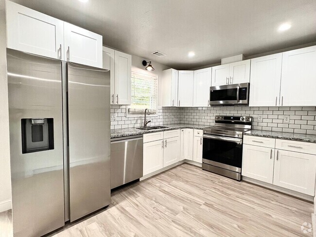 Building Photo - 1344 N Hampton Rd Rental