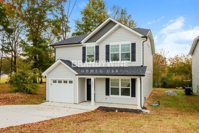 Photo - 281 Southcircle Dr NW