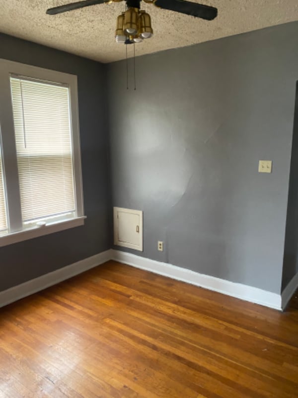 Photo - 1115 Rossmore Ave