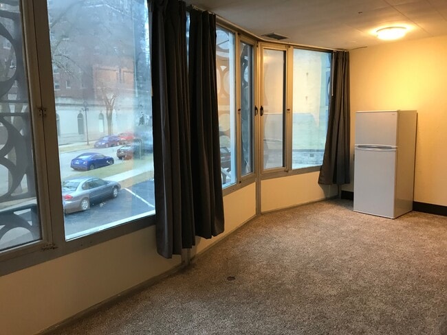 Photo - 1233 Marshall / 1222-36 Cass