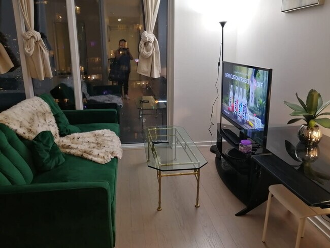 Photo - 101 Peter St Unit FL10-ID1347731P