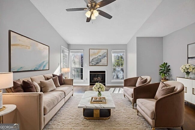 Building Photo - 423 Granville Ct