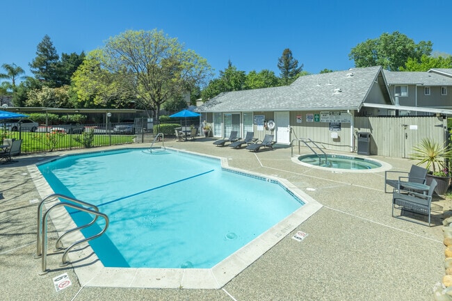 Building Photo - Cirby Oaks