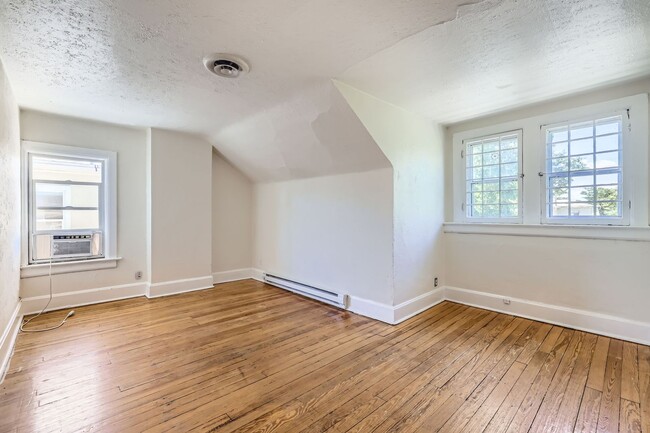Photo - Top Unit (Beautiful Views) Flexible move in! Off Street Parking! All utilities included!