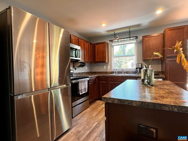 Photo - 155 Richards Ct