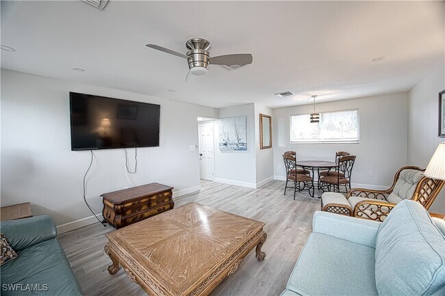 Photo - 2037 W First St Unit B