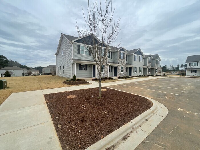 Photo - 3 bd 2.5 Ba Townhouse