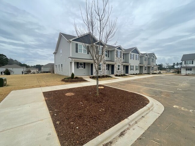 Photo - 3 bd 2.5 Ba Townhouse