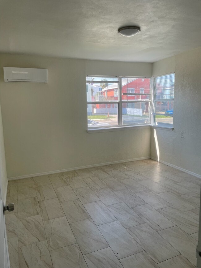 Photo - 600 Riverview Blvd Unit 4
