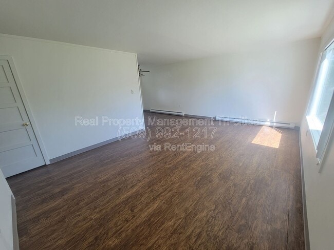Photo - 1418 Mahan Ave