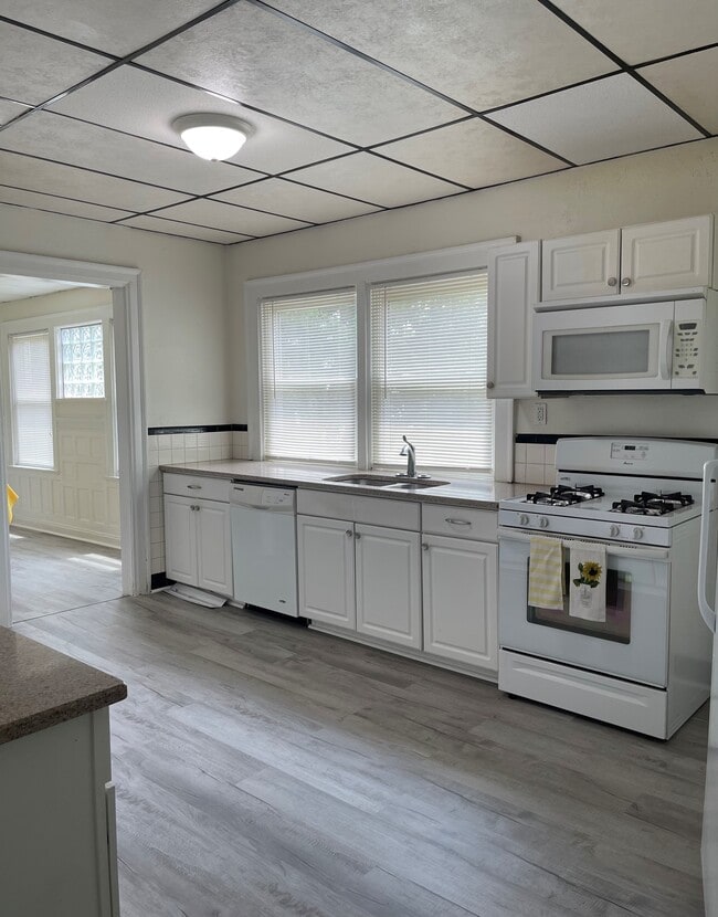 Building Photo - 1072 Ellicott St Unit 2