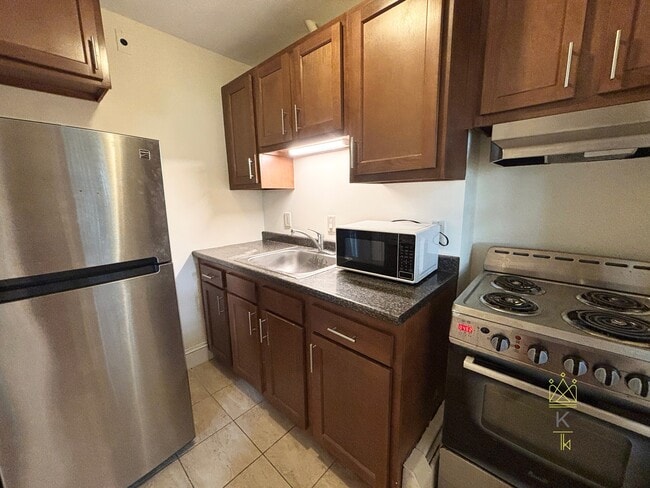 183 Winthrop Rd Unit 3