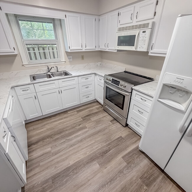 Photo - 2903 Cedar Creek Rd
