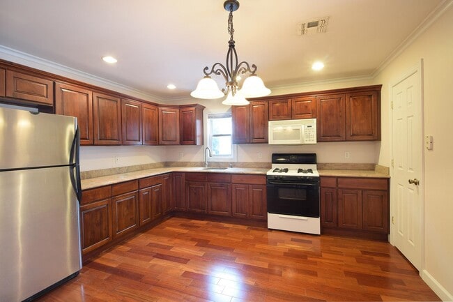 Photo - 69 Clifton Pl Unit 2