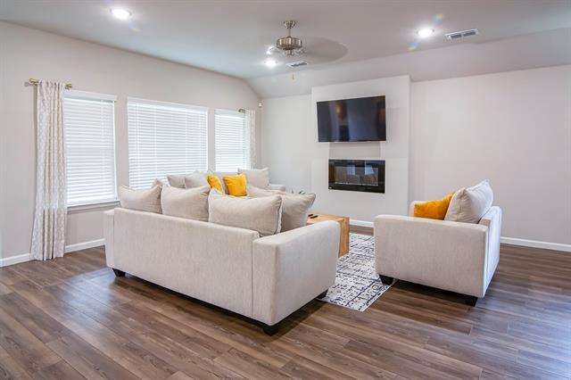 Photo - 4718 Buttonbush Dr