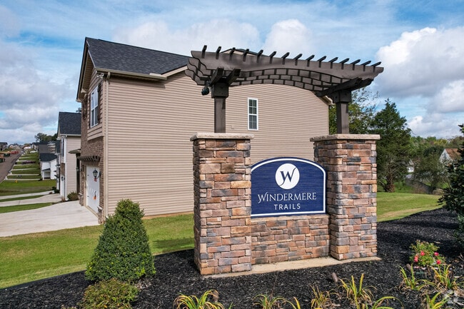 Photo - Windermere Trails