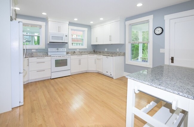 Photo - 24 Oak St