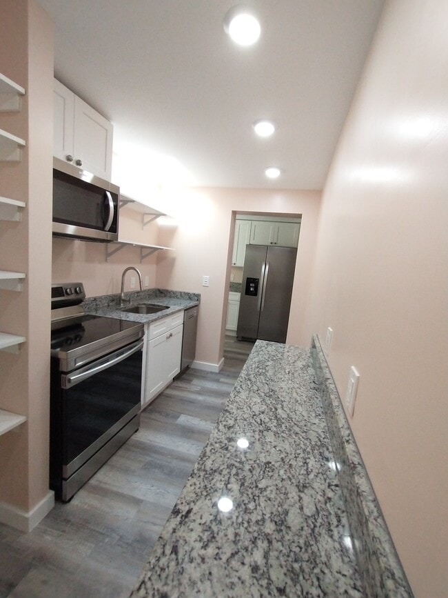 Photo - 135 NW Shannon Ave