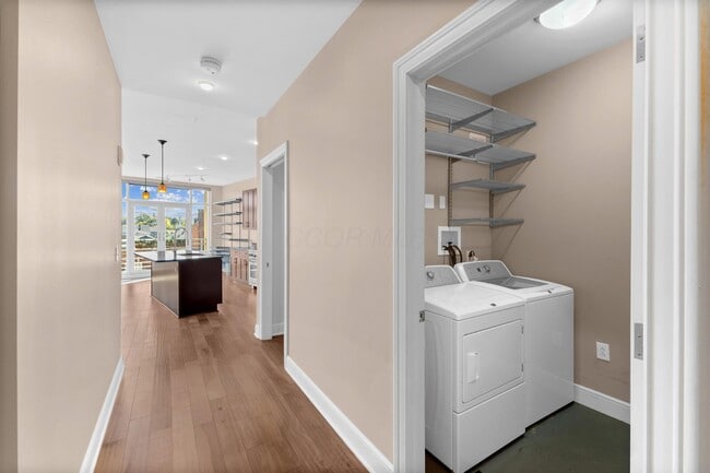 Photo - 1145 N High St Unidad 302