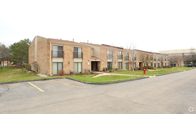 Photo - Laurel Woods Apartments