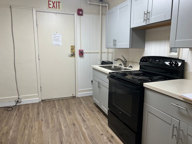 Photo - PP | 17th Unit 5015B