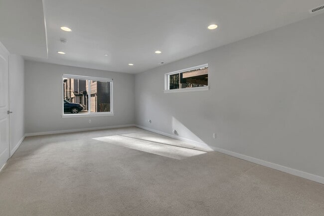 Photo - 4432 137th St SW