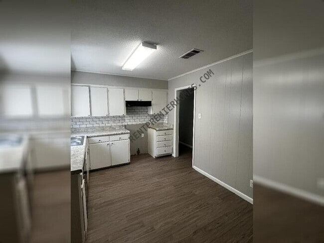 Photo - 405 Paula Dr