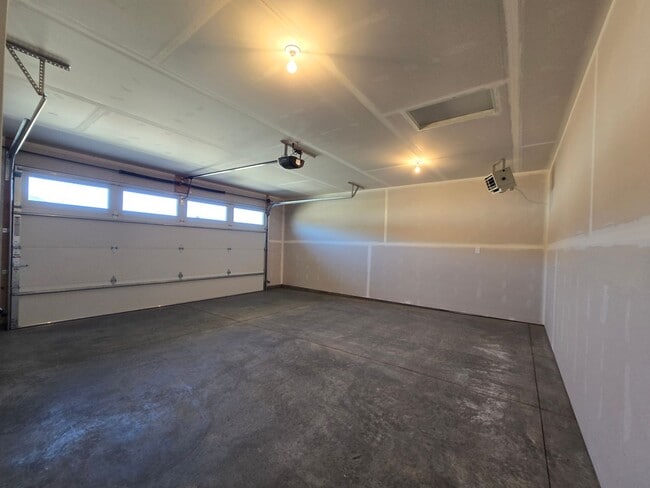 Photo - 6314/6316 Decker Lane Unidad 6314 Decker Ln