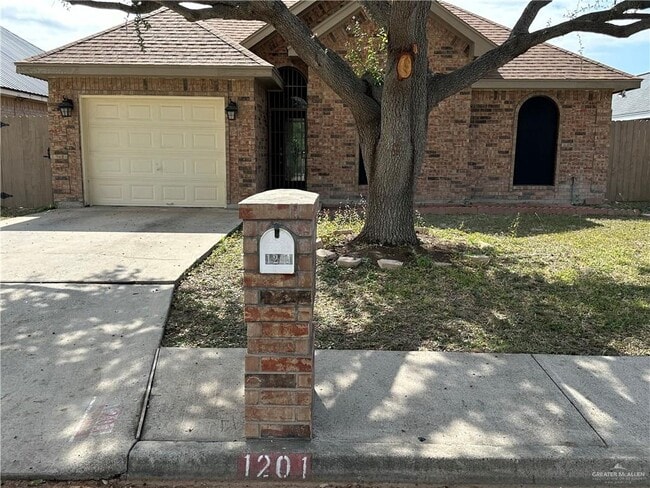 Photo - 1201 Douglas Casa