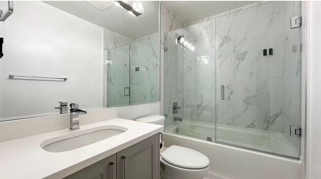 Photo - 13978 Fraser Hwy