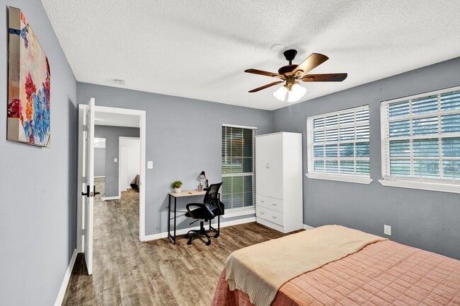 Building Photo - 5610 Haight St Rental