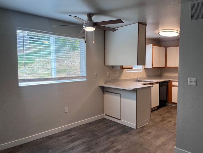 Photo - Affordable One Bedroom With Washer and Dry... Unidad 141