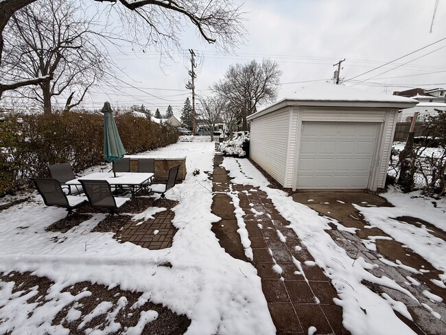 Photo - 3 Bedroom 2 1/2 Bathroom with one car detached garage