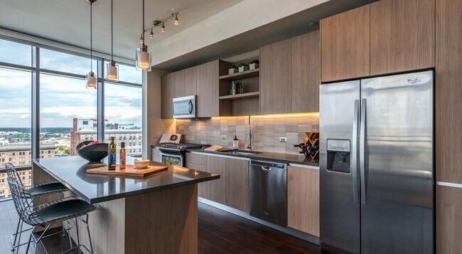 Building Photo - Experience Luxury + 1 Month Free Rent! Unit AMS3 Rental