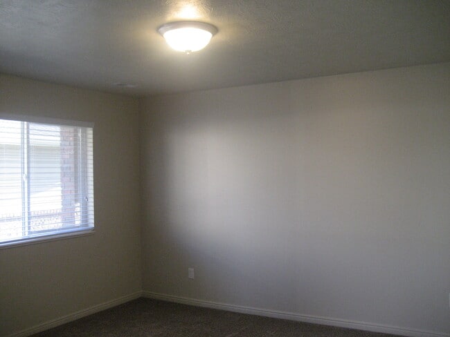 Living Room - 4498 Chukar Dr