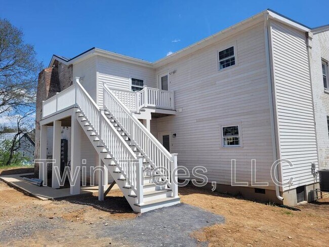 Photo - 6091 Main St Unit Apartment #4