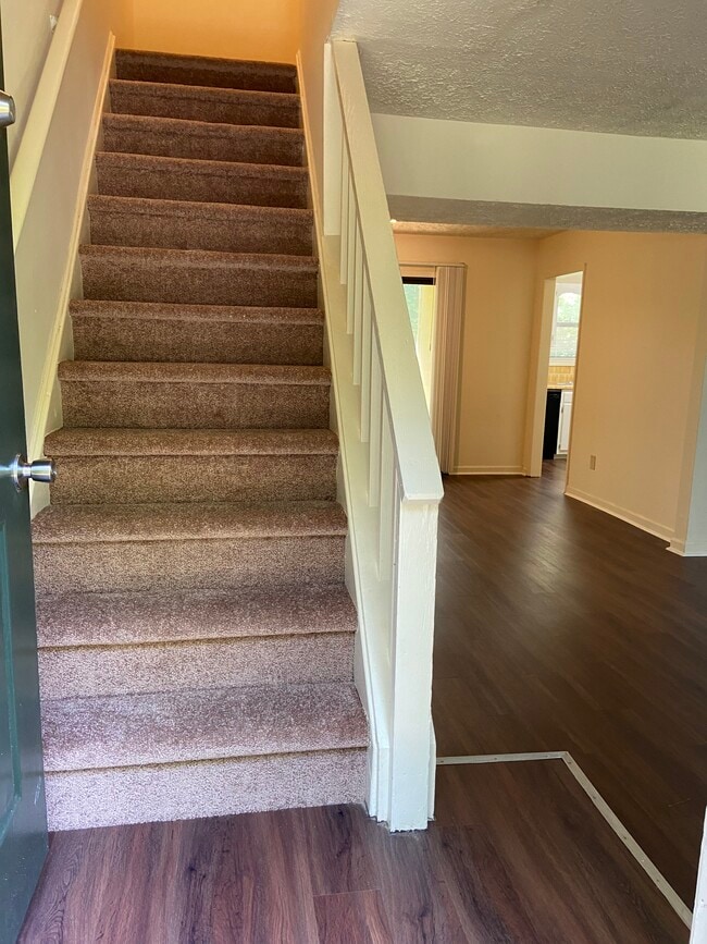 Entrance - 897 Ventnor Pl SW