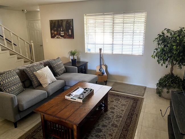 Photo - 1504 W La Jolla Dr