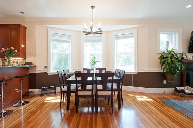 Photo - 287 Mount Auburn St Unit 285