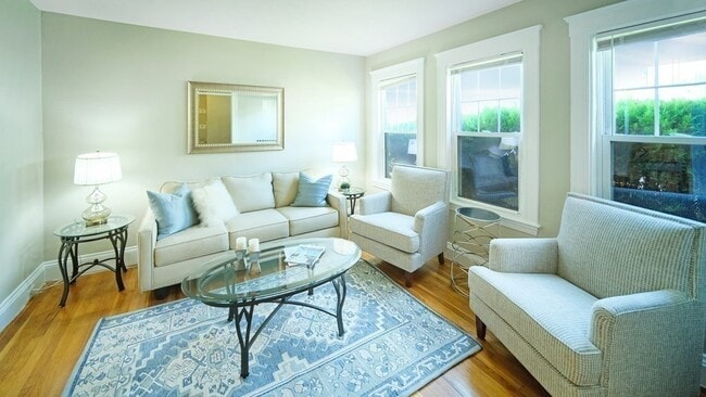 Photo - 66 Boylston St Unidad 2