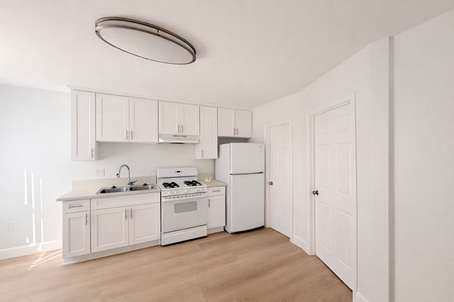 Photo - 10516 1/2 S. Vermont Ave.-