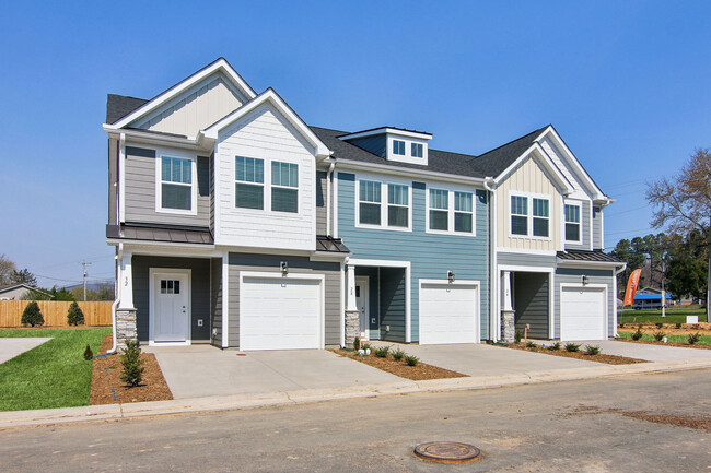 Building Photo - Artisan Living Mills River Rental